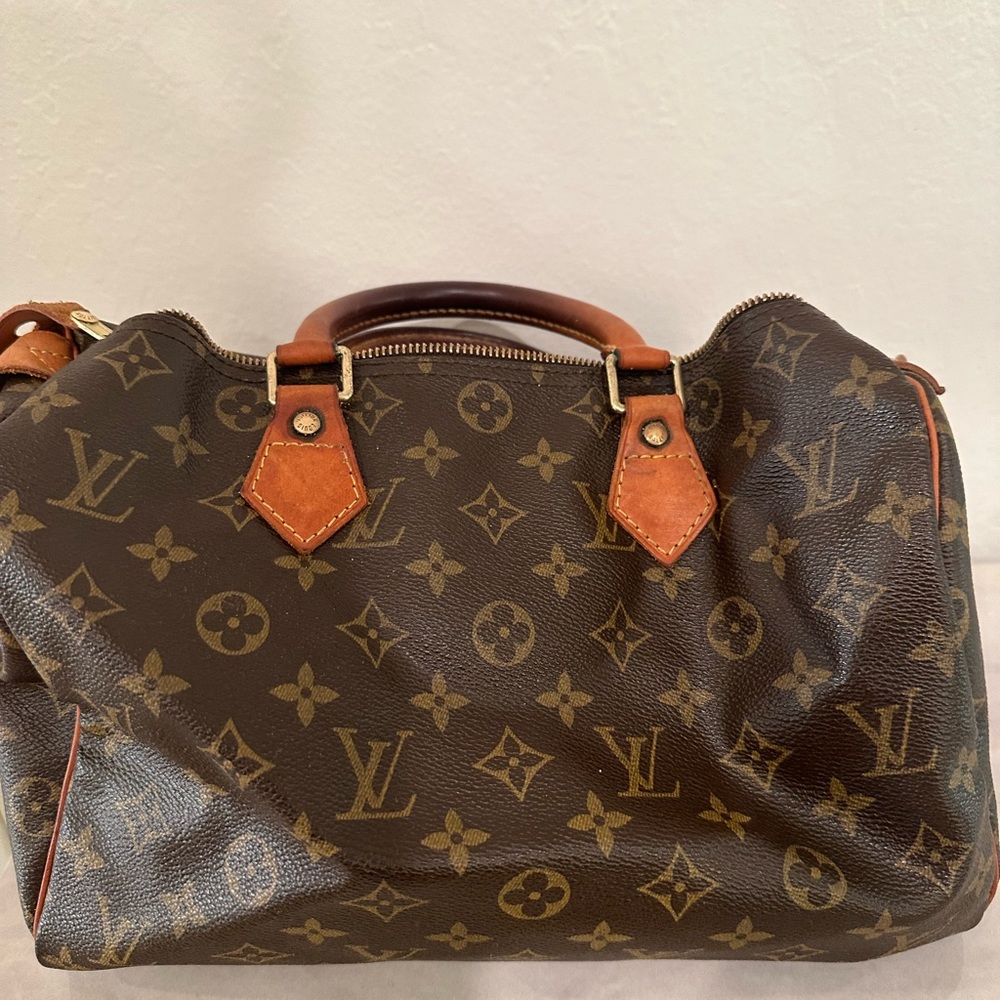 100% authentic Louis Vuitton speedy 30